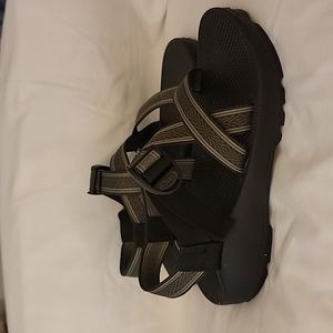 Men's Chaco size 7 brown green trim